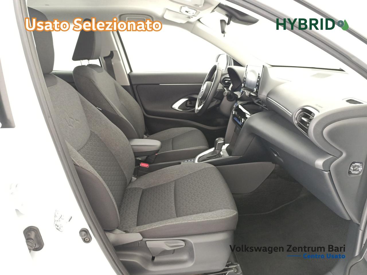 Toyota Yaris cross 1.5h business fwd 116cv e-cvt
