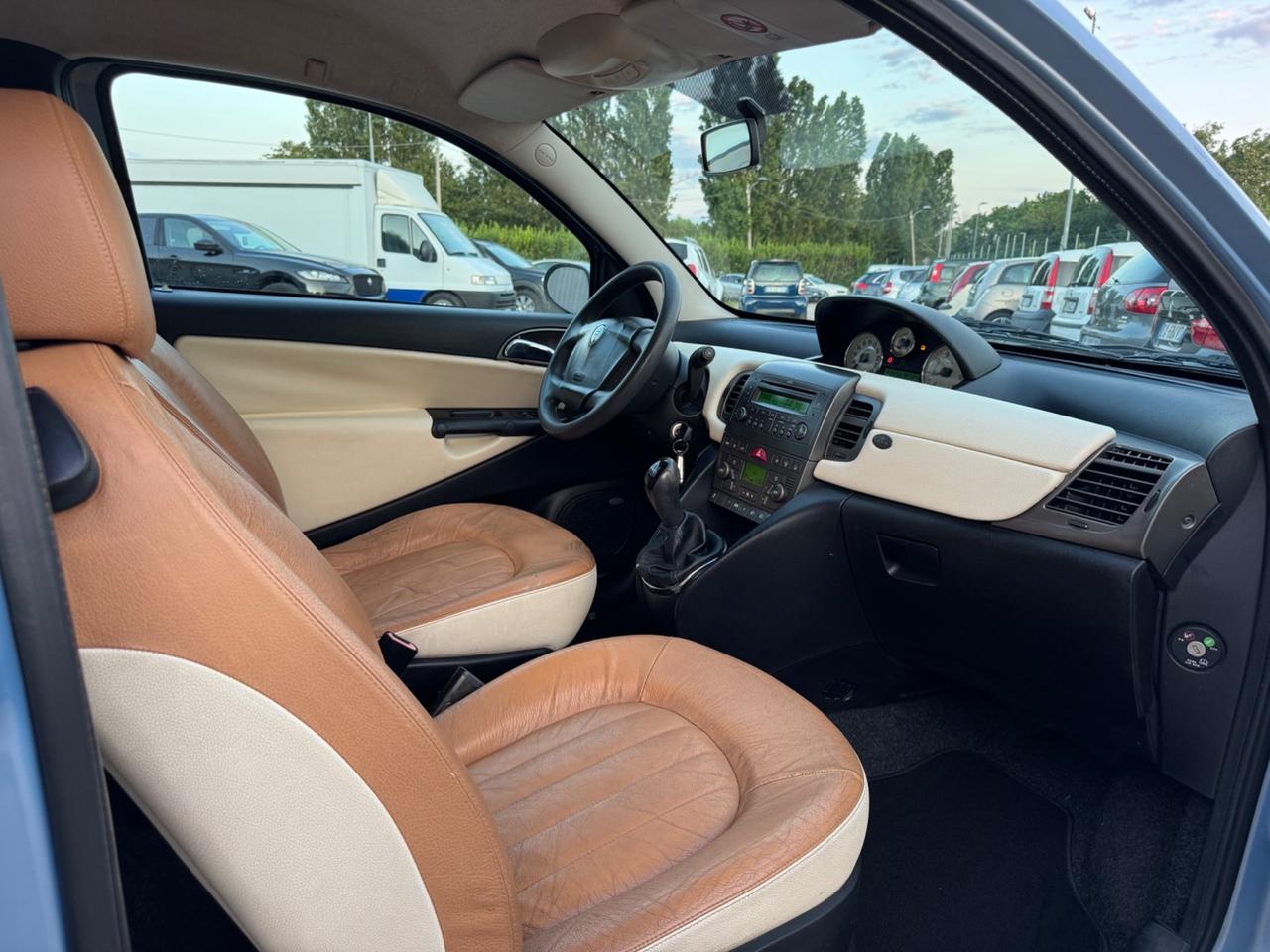 Lancia Ypsilon 1.3 Multijet 16V Platino