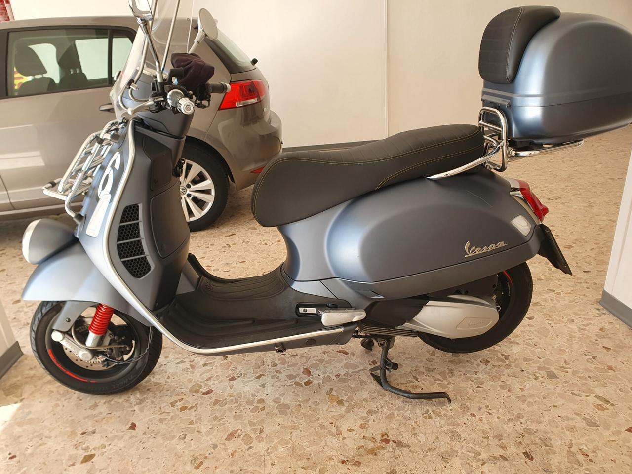 Piaggio Vespa 6 Giorni km 13000 anno 21 blocca cavoletto