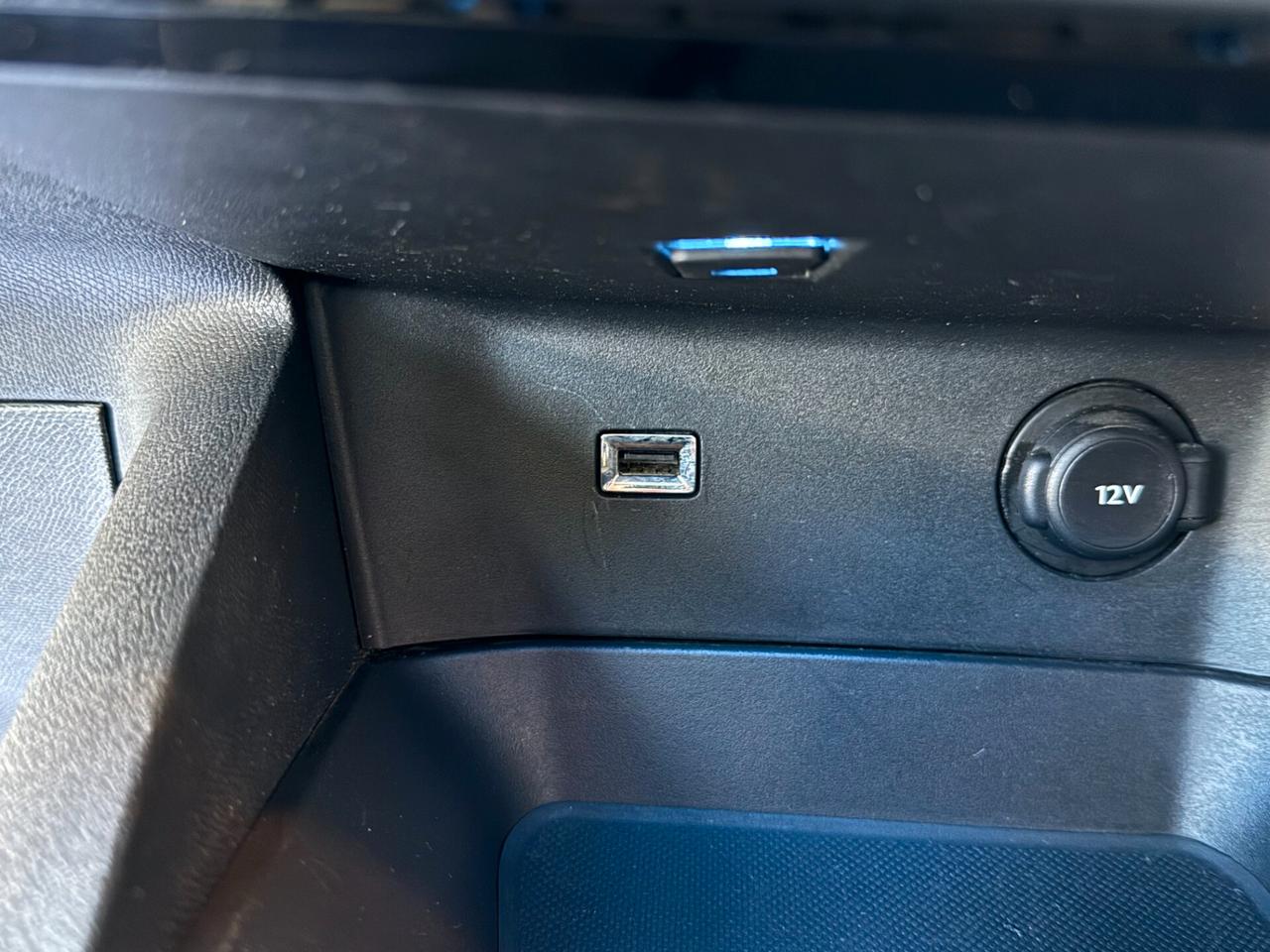 Peugeot 3008 BlueHDi 130 LED NAVI CAMERA - 2021
