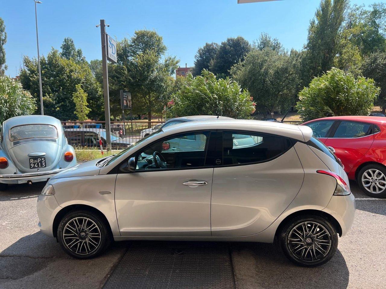 Lancia Ypsilon 5 Porte Ypsilon 1.0 firefly hybrid Silver s&s 70cv *Promo SD 2026*