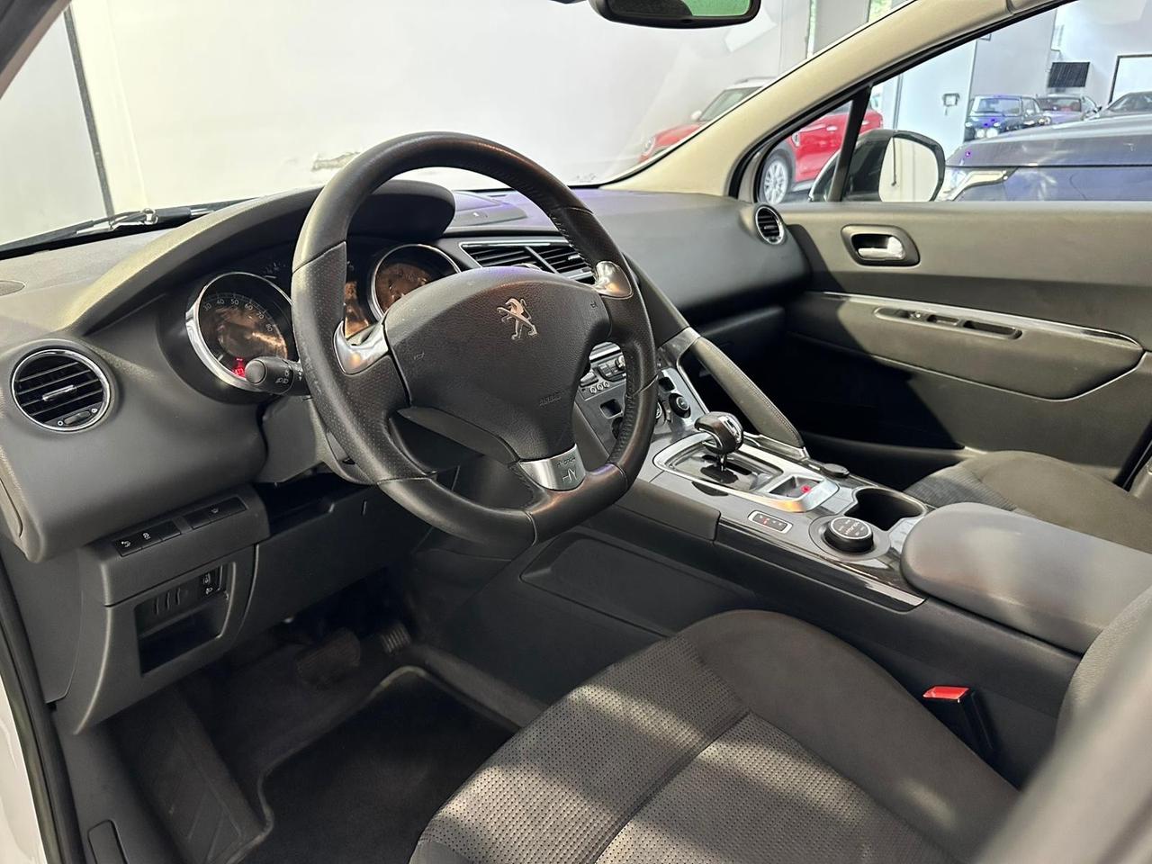 Peugeot 3008 HYbrid4 88g