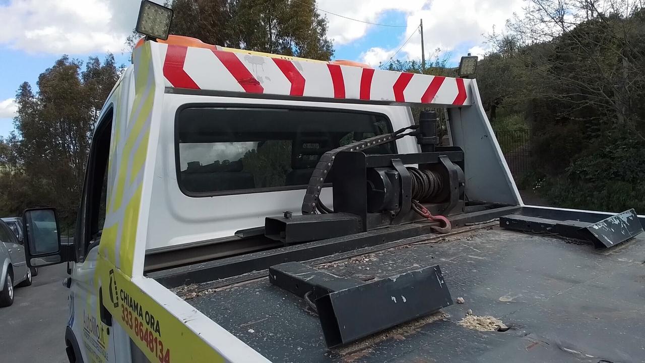 Iveco Daily 35.13 carroattrezzi scarrabile PATENTE B