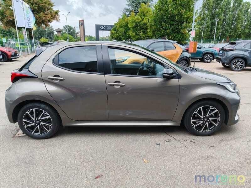 Toyota Yaris 1.5 hybrid Lounge