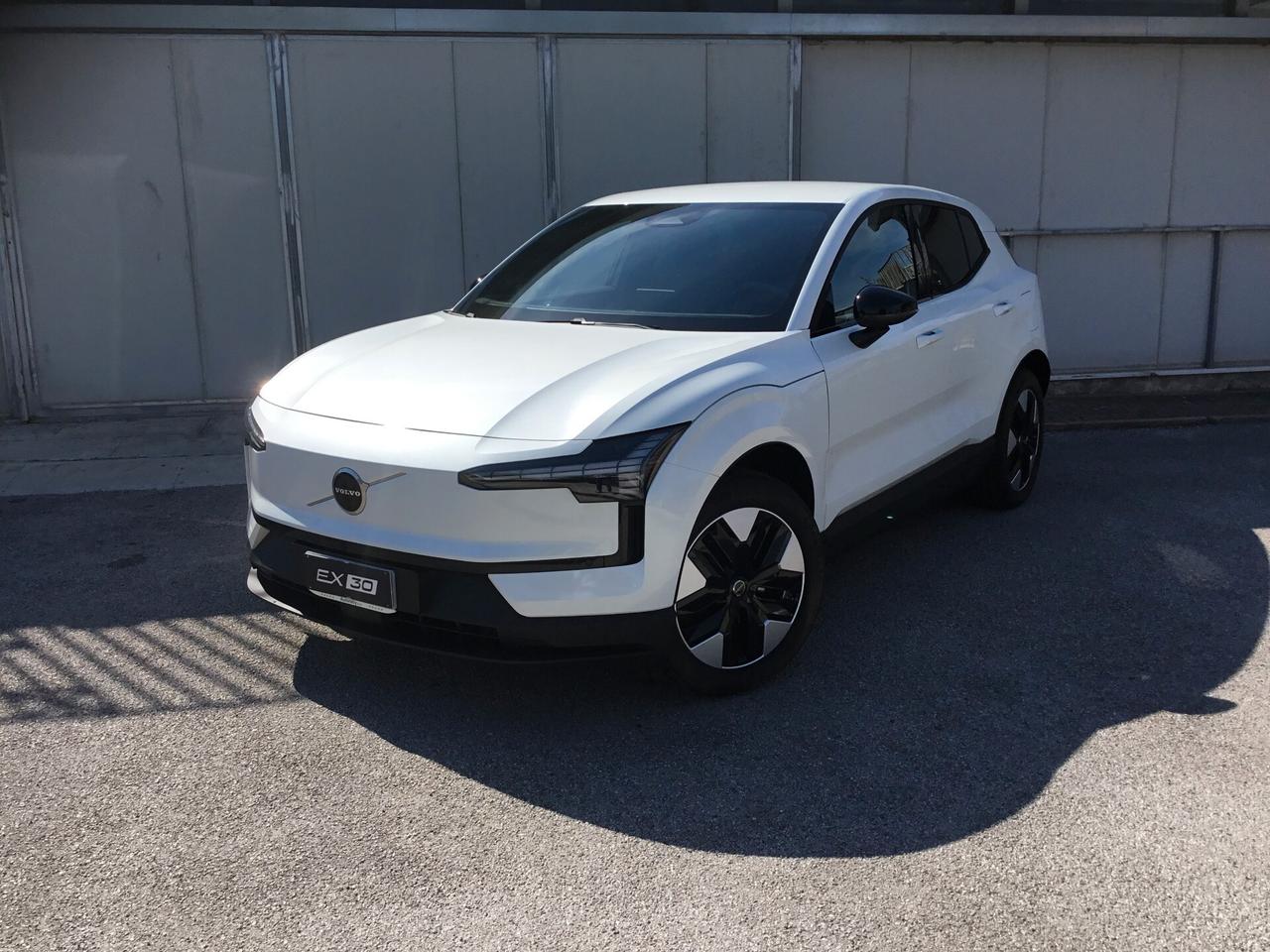 Volvo EX30 P5 Single Motor Plus *SENZA OBBLIGO DI FINANZIAMENTO*