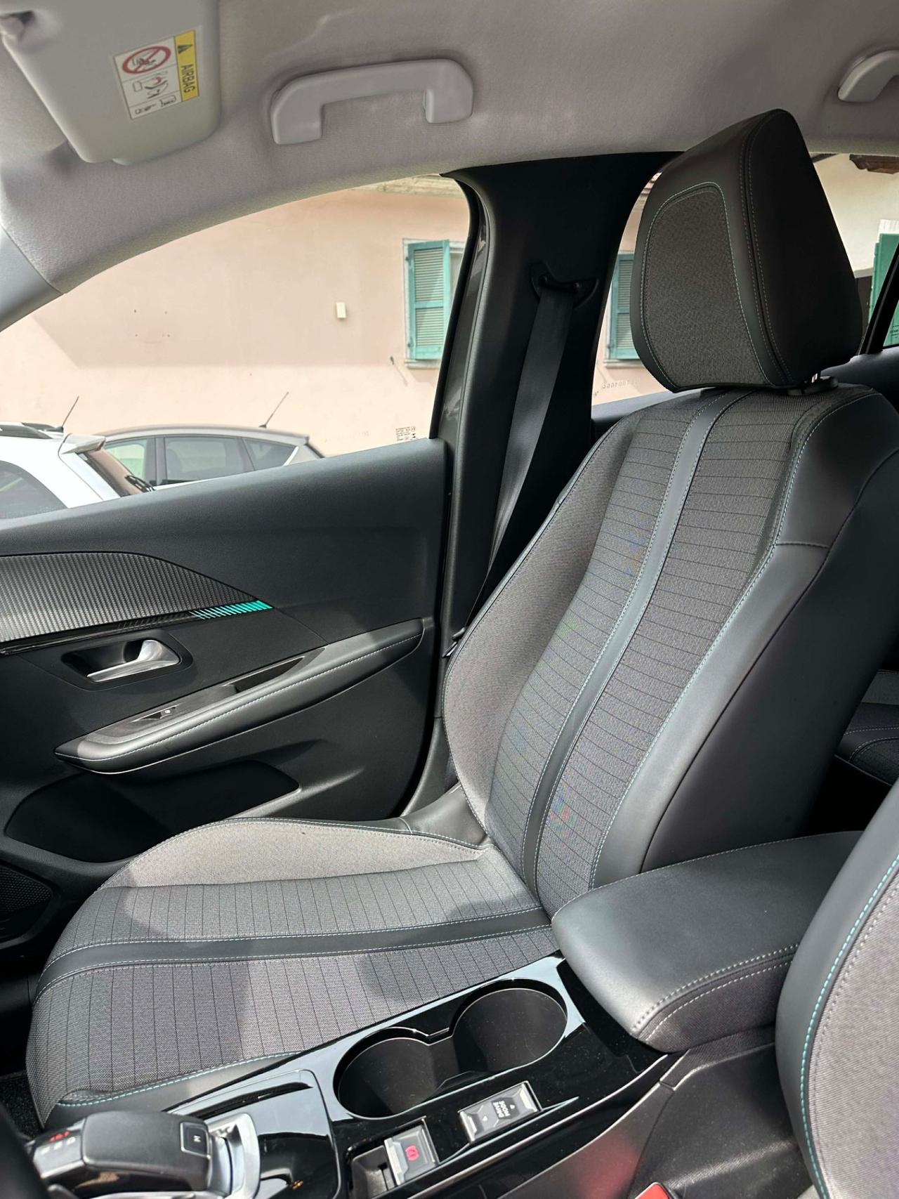 Peugeot 208 100 5P AUTOMATICA ALLURE NAVI 3D COCKPIT FULLOPT