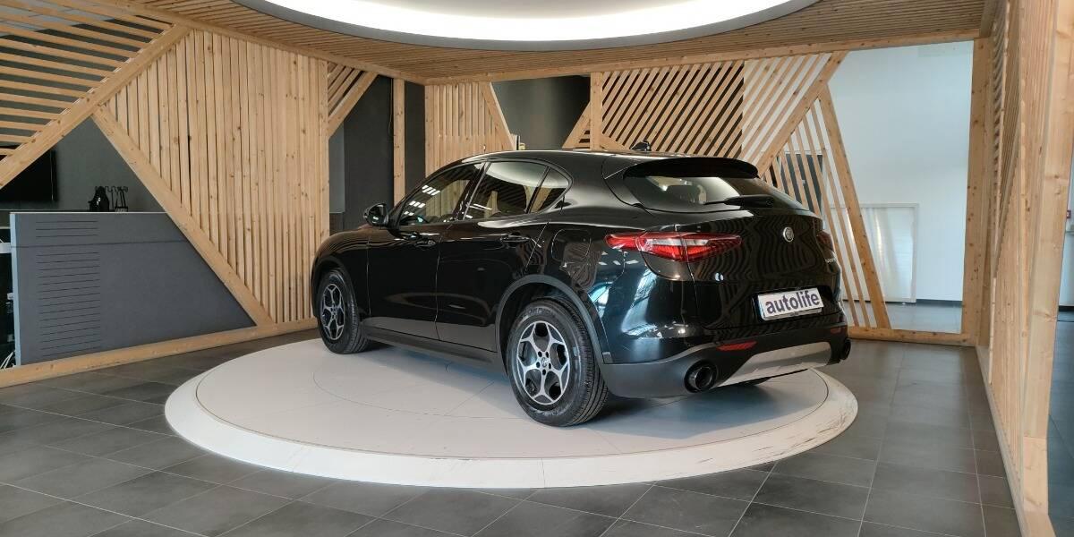 Alfa Romeo Stelvio 2.2 t Business rwd 160cv auto