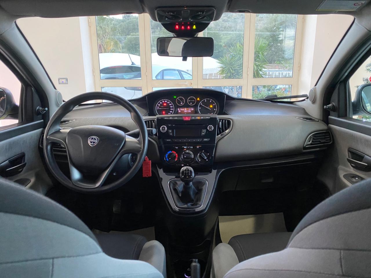 Lancia Ypsilon 1.3 MJT95CV 5P Silver BI-COLORE2013