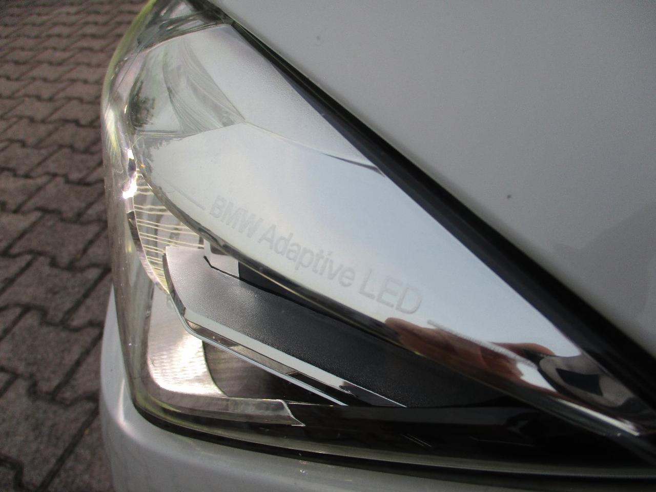 BMW 320 d Touring xdrive Luxury auto CarPlay/LED/Navi