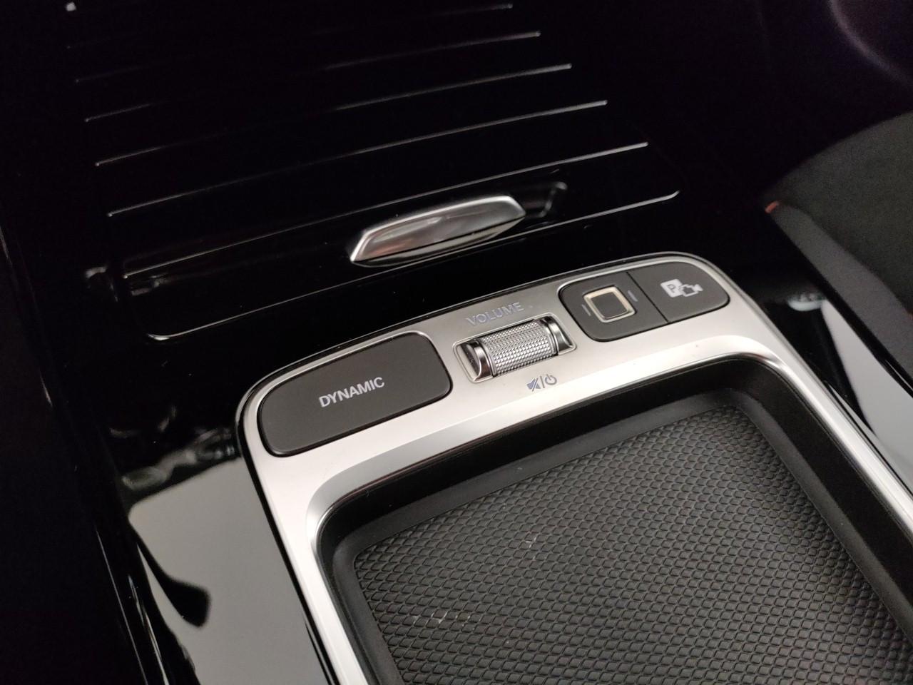 Mercedes-Benz A 180 AMG Line Advanced Plus auto