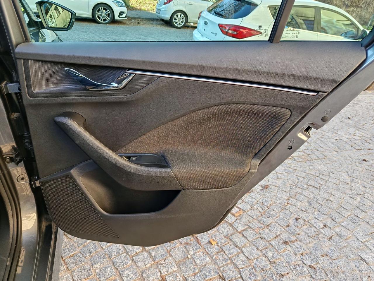 Skoda Kamiq Black Dots 1.0 TSI #8118