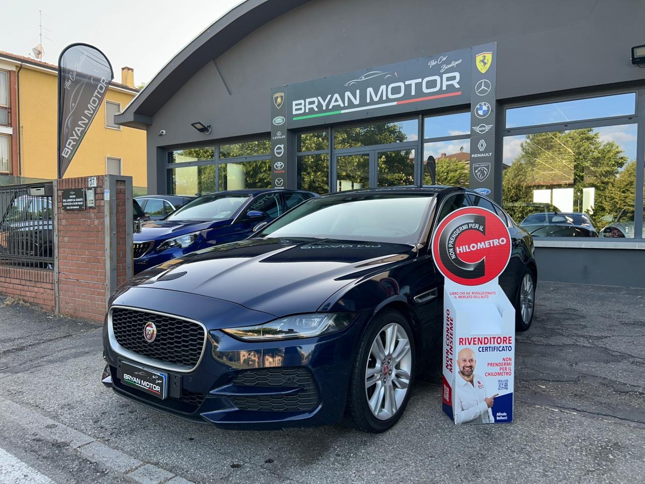 Jaguar XE 2.0 D 180 CV aut. R-Dynamic SE