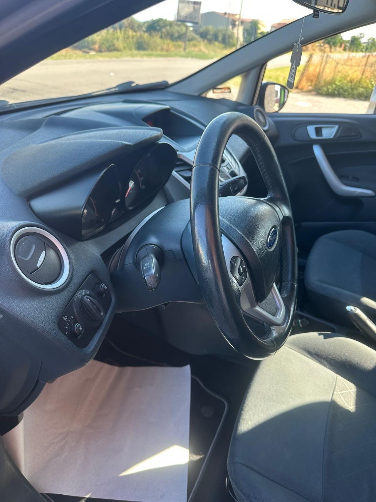 Ford Fiesta 1.4 5 porte Bz.- GPL Titanium