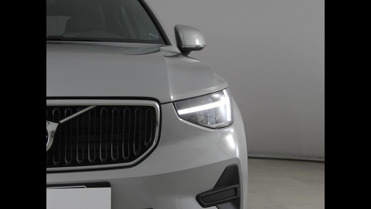VOLVO XC40 Core B3 AUT