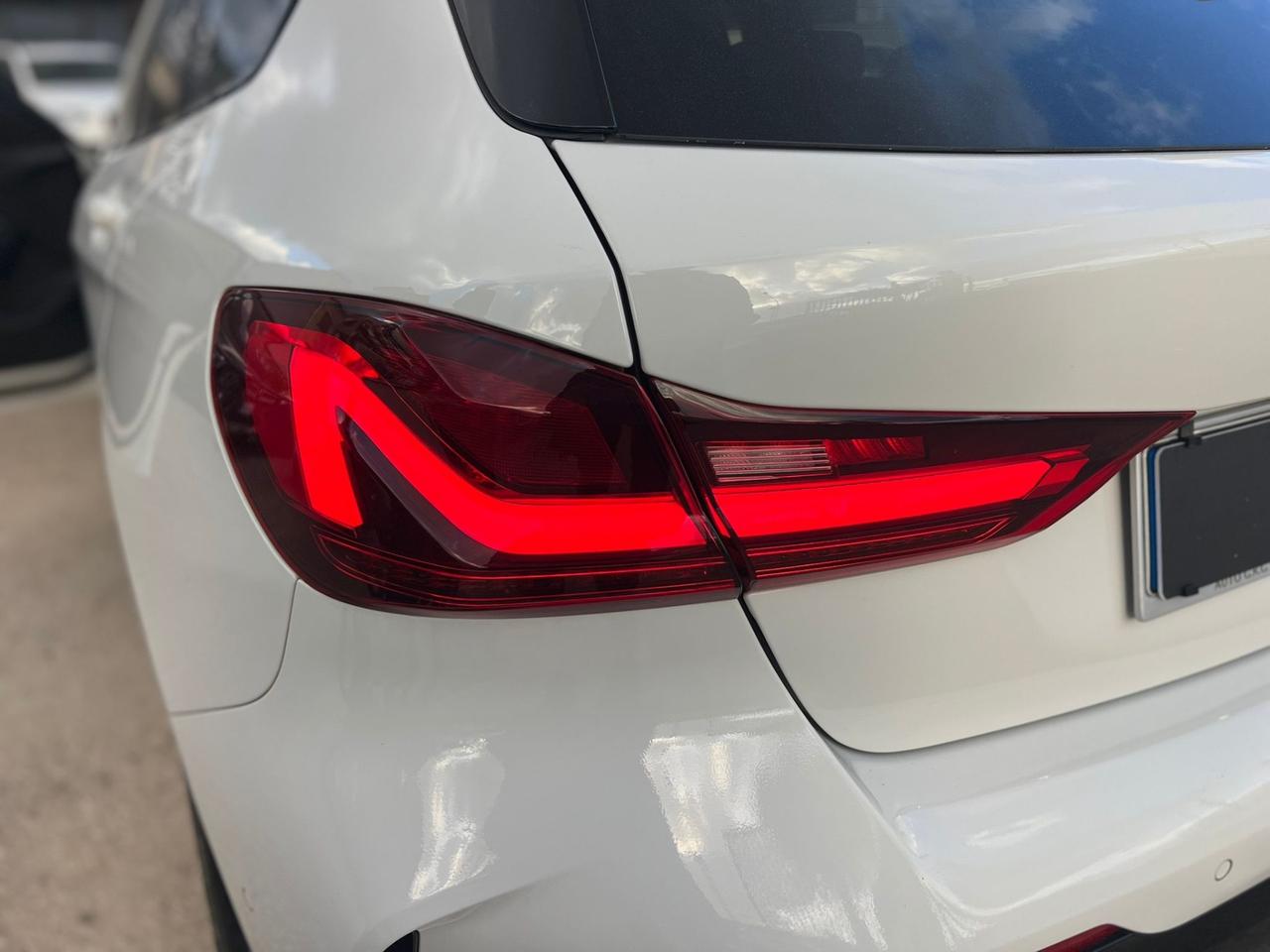 Bmw 118 118d 5p. Msport