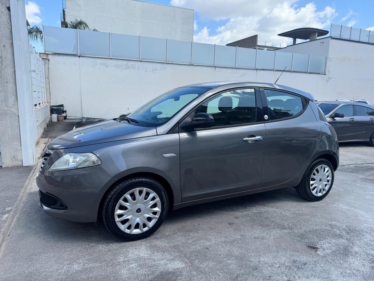 Lancia Ypsilon 1.2 GPL 69CV Ecochic 2012