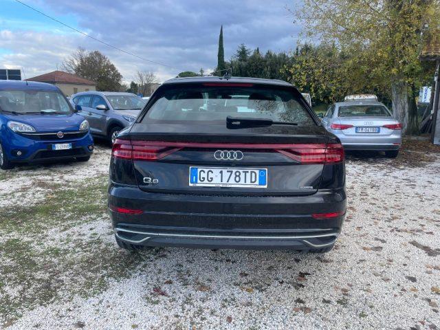 AUDI Q8 45 TDI quattro tiptronic Sport