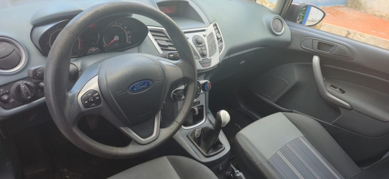 Ford Fiesta 1.4 5 porte Bz.- GPL Titanium