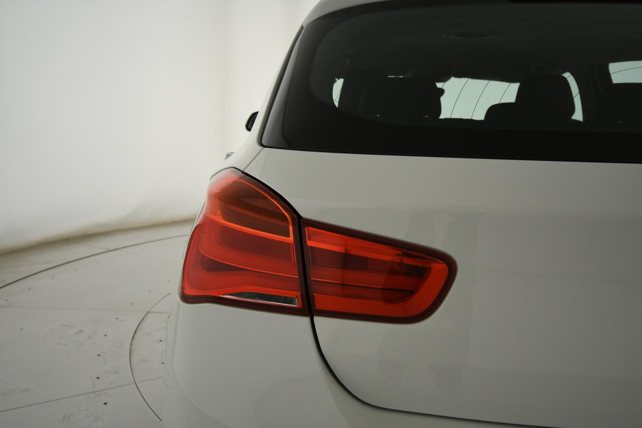 BMW 118d Sport 5p auto LED+C17"