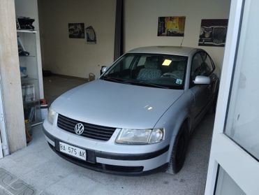 Volkswagen Passat 1.6 cat