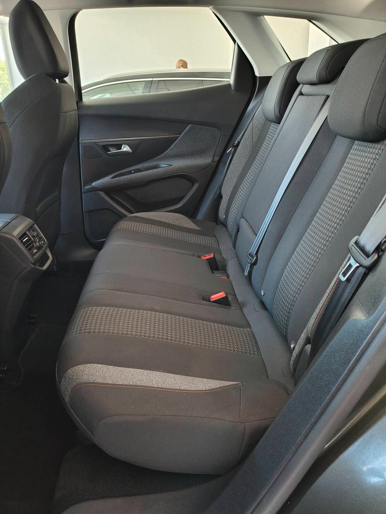 Peugeot 3008 BlueHDi 130 S&S EAT8 Business