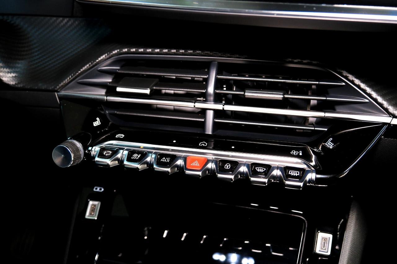 PEUGEOT 2008 1.2T 100cv ALLURE - I-COCKPIT