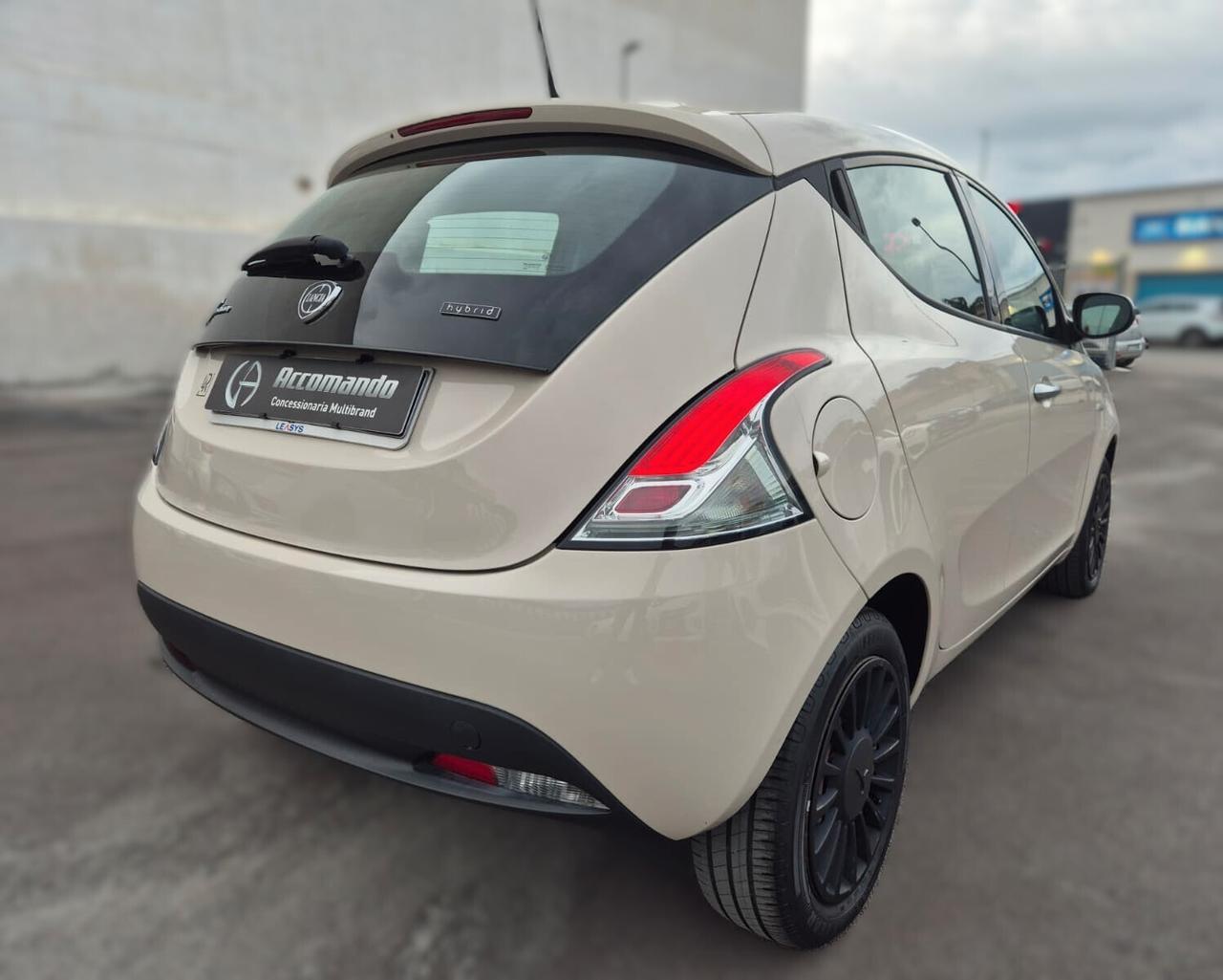 Lancia Ypsilon Silver 1.0 70CV Hybrid