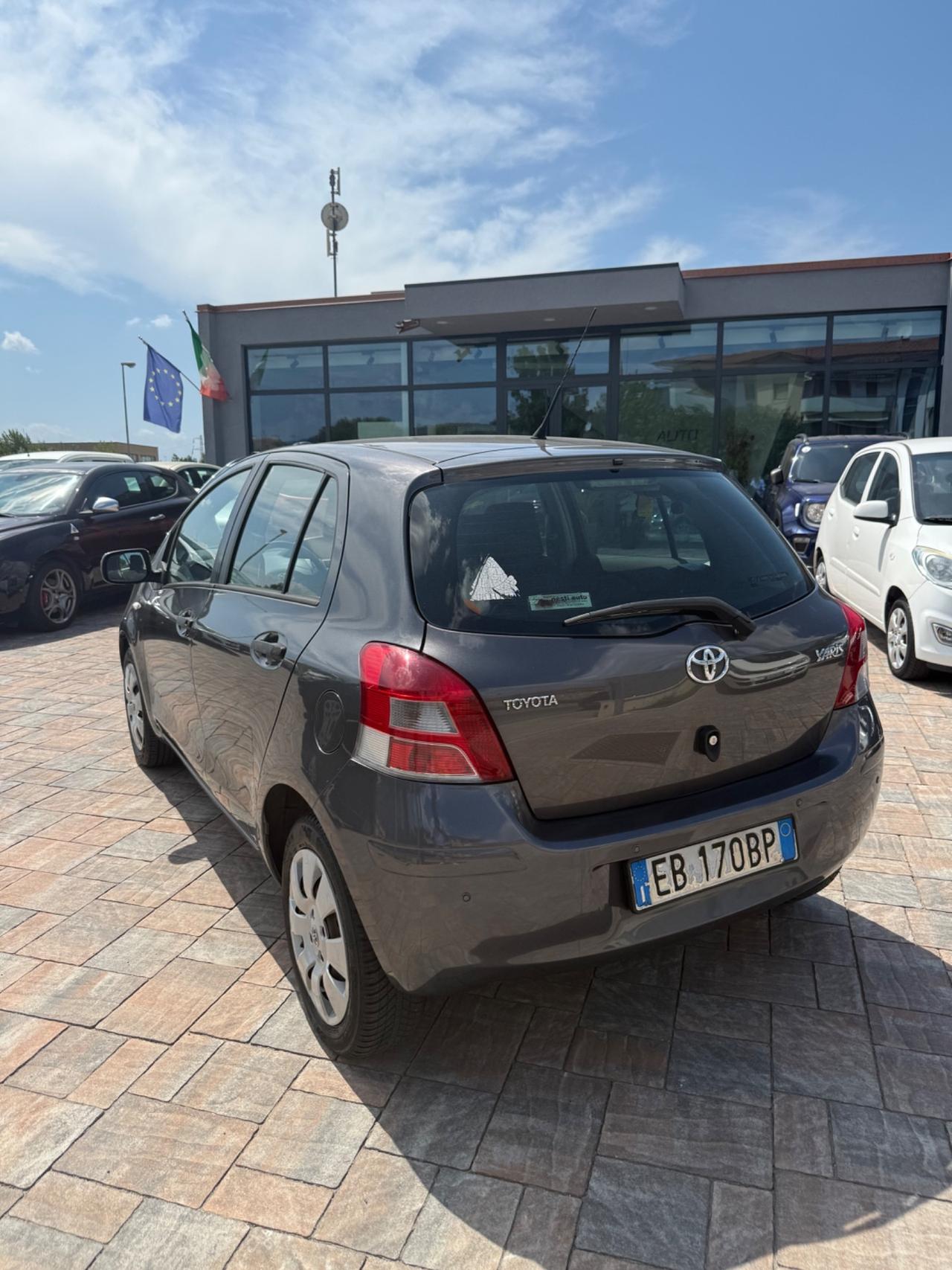 Toyota Yaris 1.0 5 porte