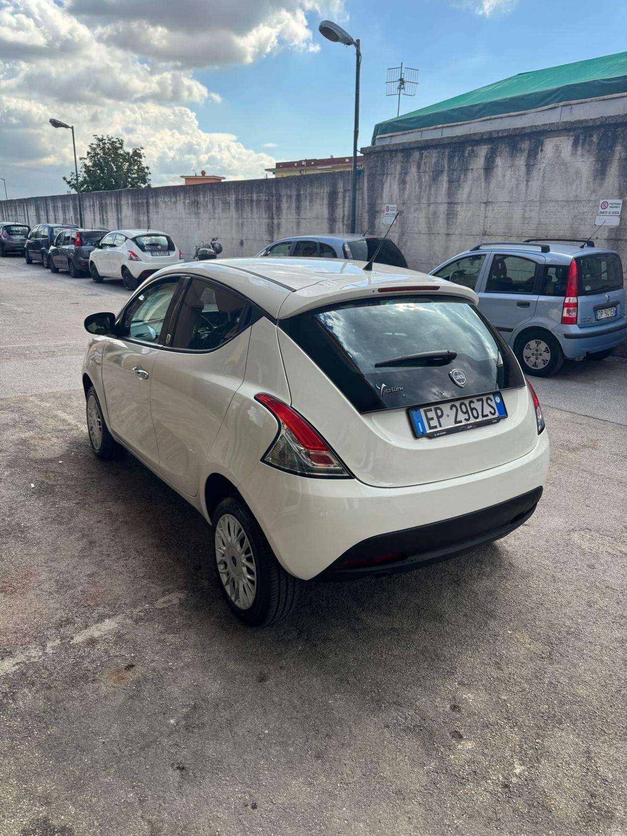 Lancia Ypsilon 0.9 TwinAir 85 CV 5 porte Metano Ecochic Gold