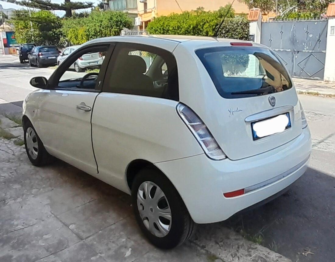 Lancia Ypsilon 1.2 Argento