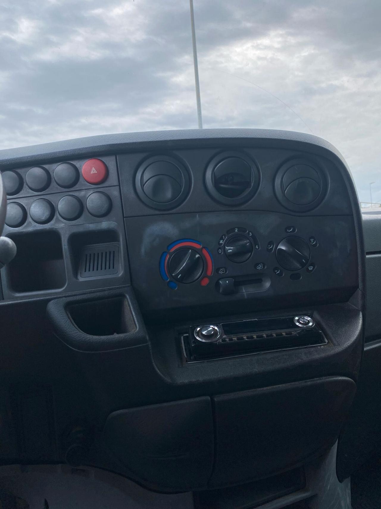 Iveco Daily 35 2.3 Ribaltabile Trilaterale Doppia Cabina 7 posti