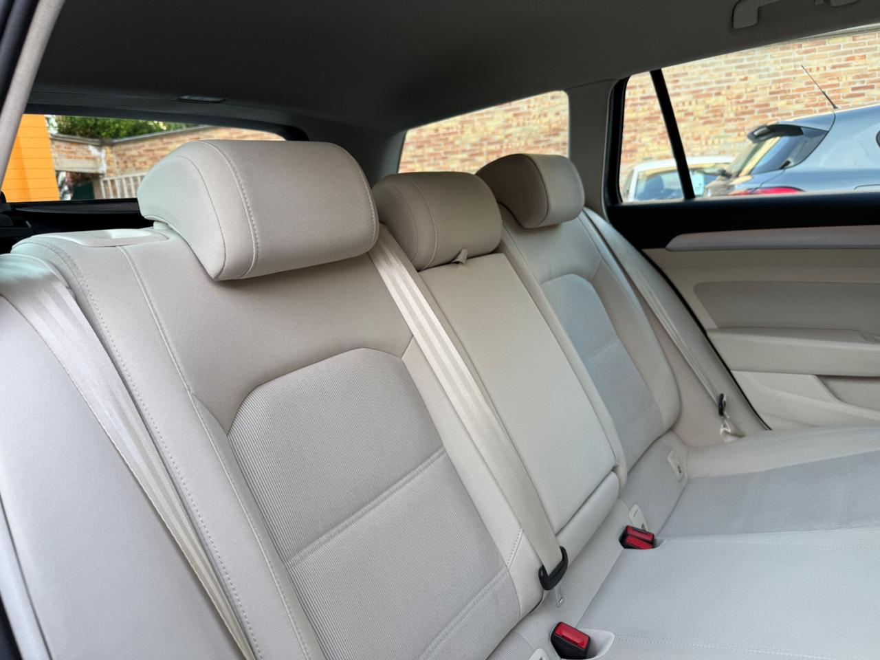 Volkswagen Passat Variant 1.6 TDI Business BlueMotion Technology