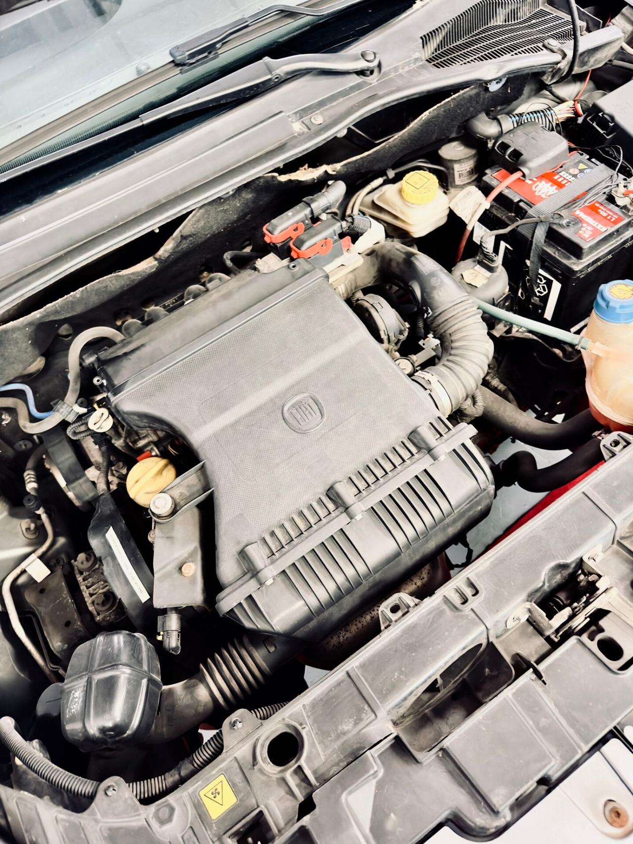 Fiat Grande Punto 1.4 benzina 16V 3 porte Sport
