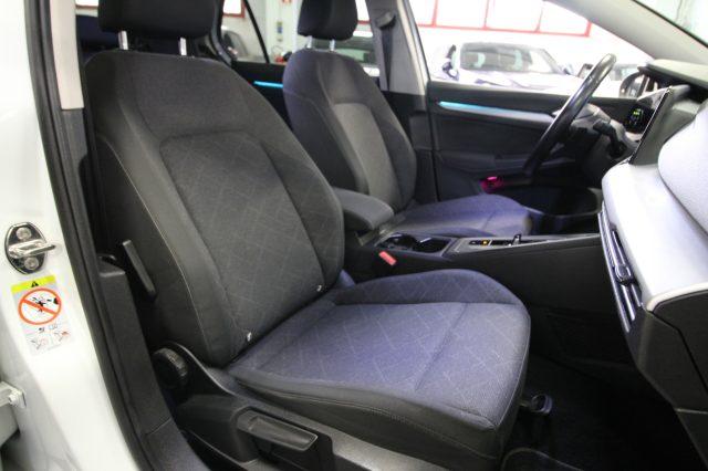 VOLKSWAGEN Golf Life 1.0 eTSI 110 CV DSG