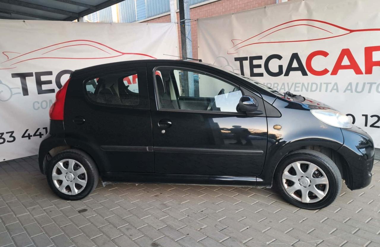 Peugeot 107 1.0 68CV 5p. Desir