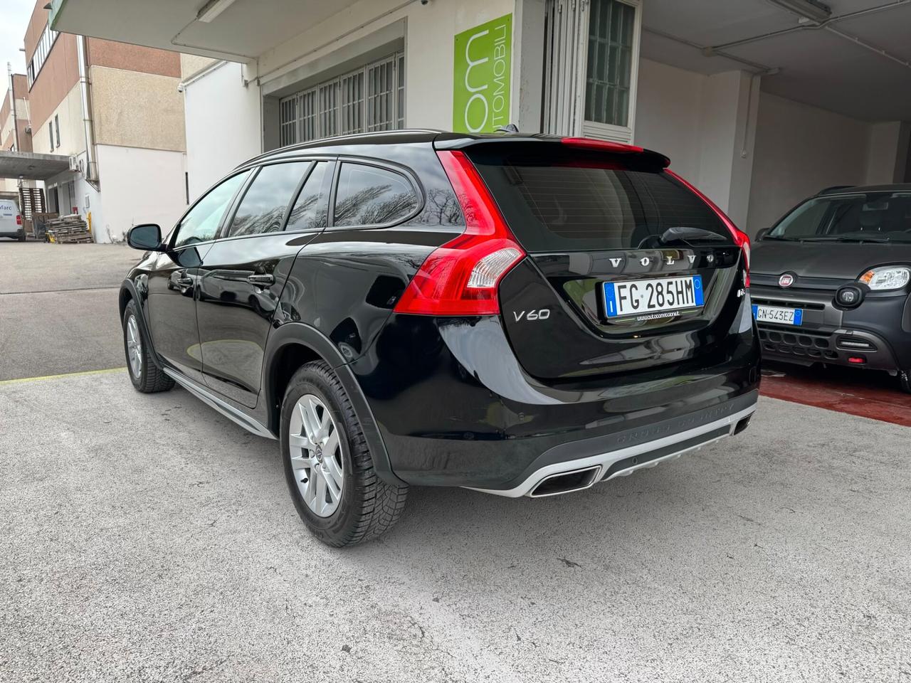 Volvo V60 CrossCountry D3 Business gear GARANZIA24