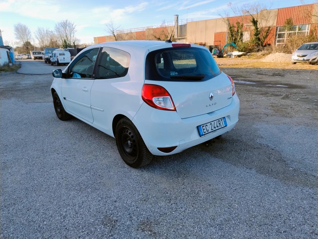 Renault Clio 1.2 16V 3 porte Luxe