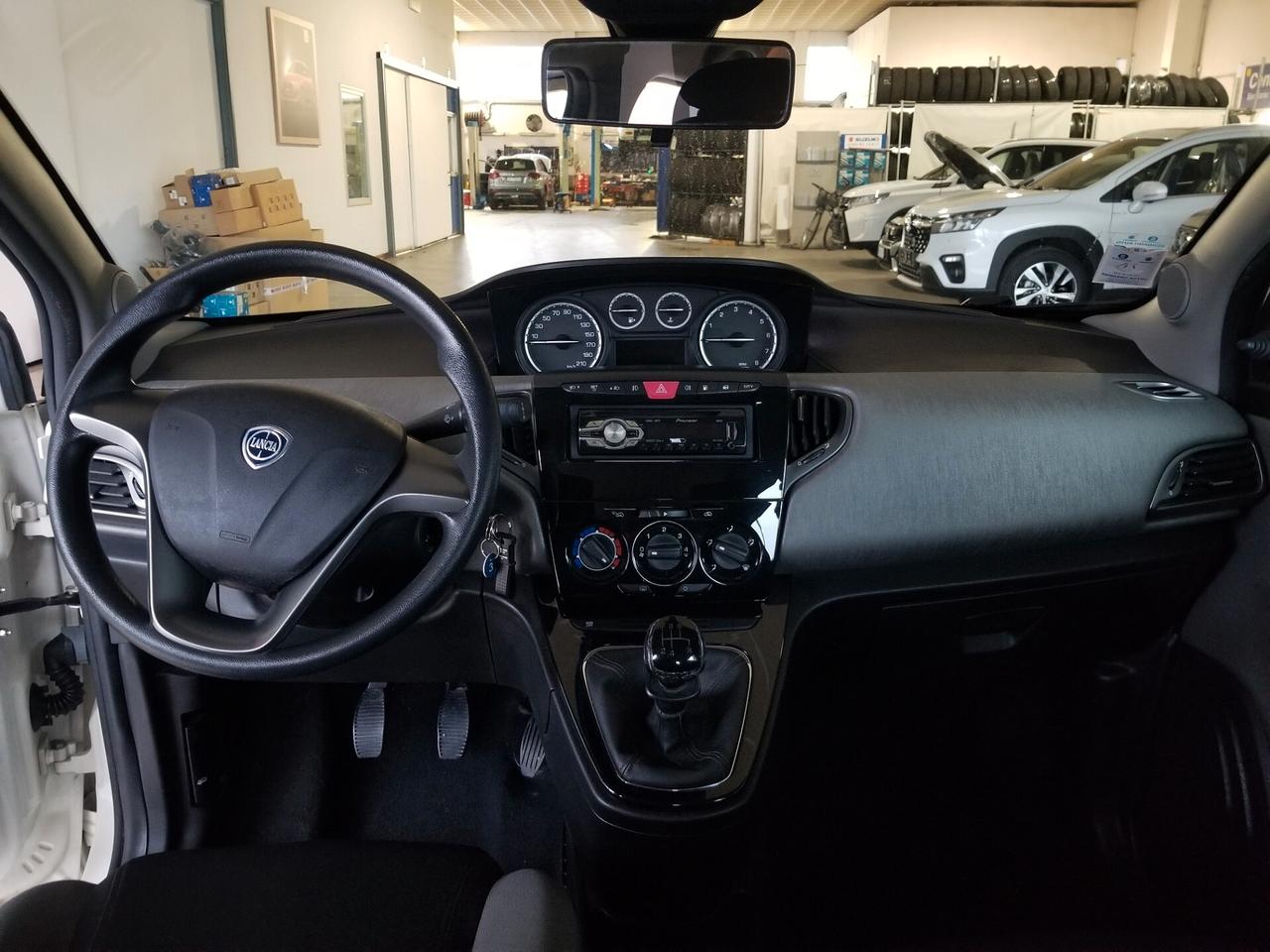 Lancia Ypsilon 1.2 69 CV 5 porte GPL Ecochic Silver