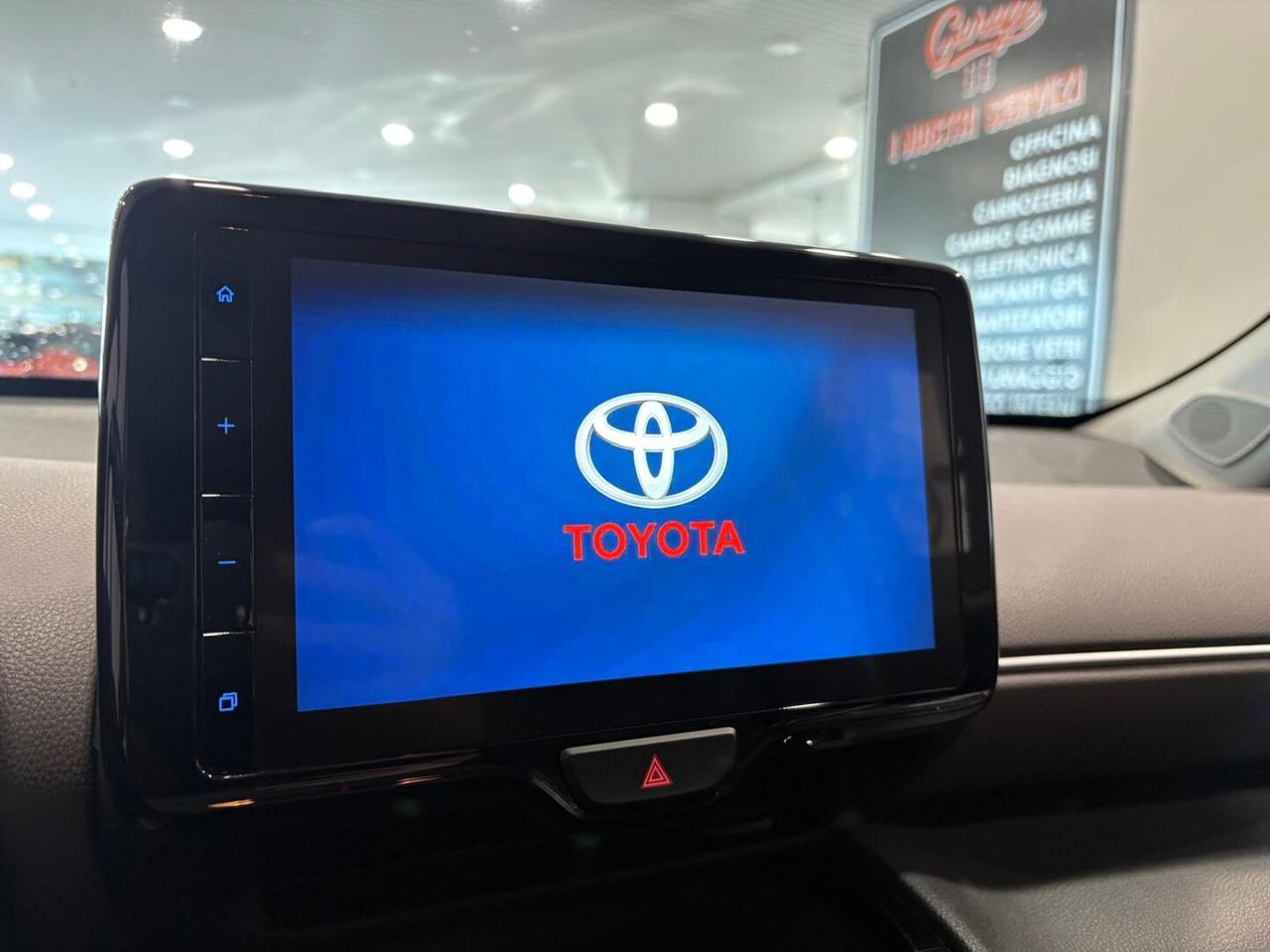 Toyota Yaris Cross 1.5h Lounge fwd 116cv e-cvt