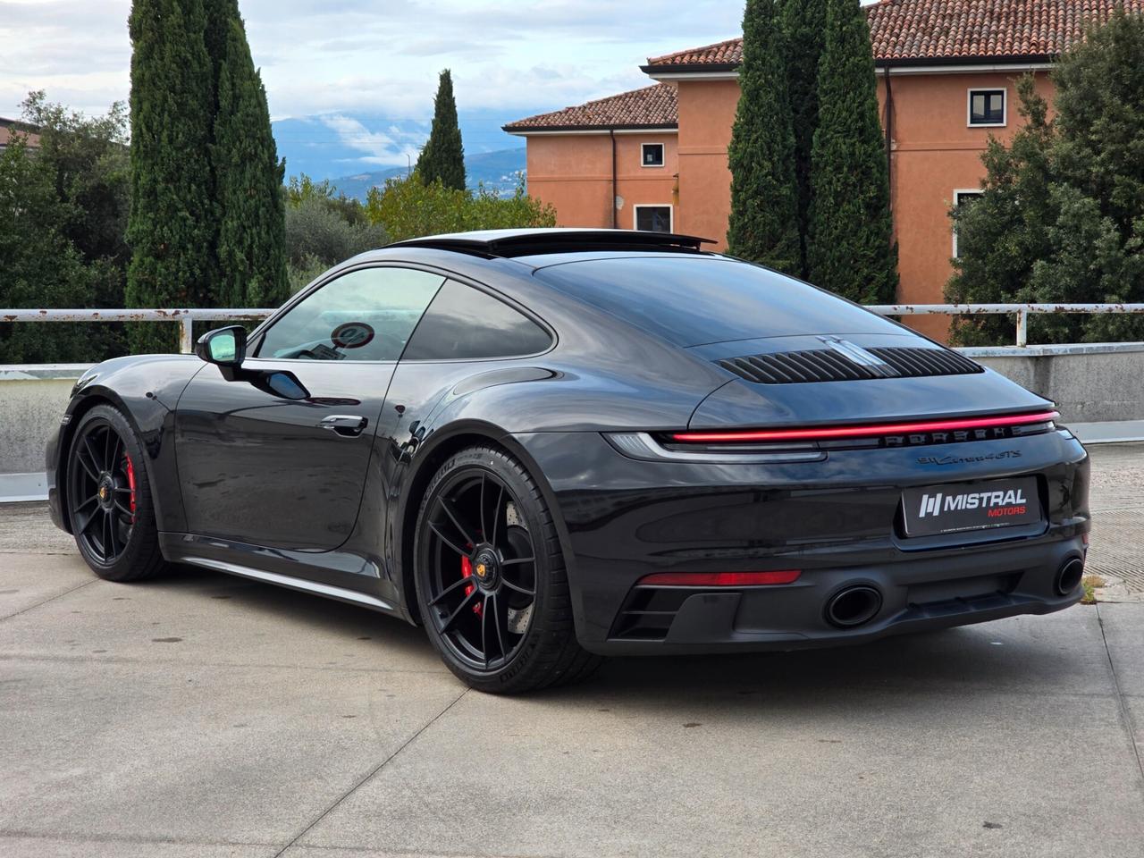 Porsche 992 Carrera 4 GTS Matrix, BOSE, Tetto