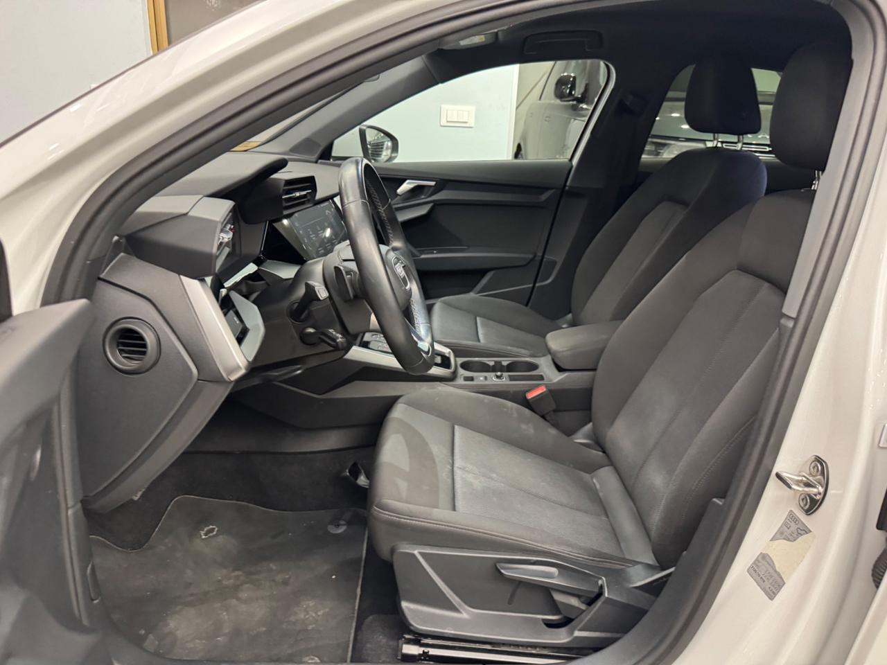 Audi A3 Sedan 30 TDI S tronic S line edition