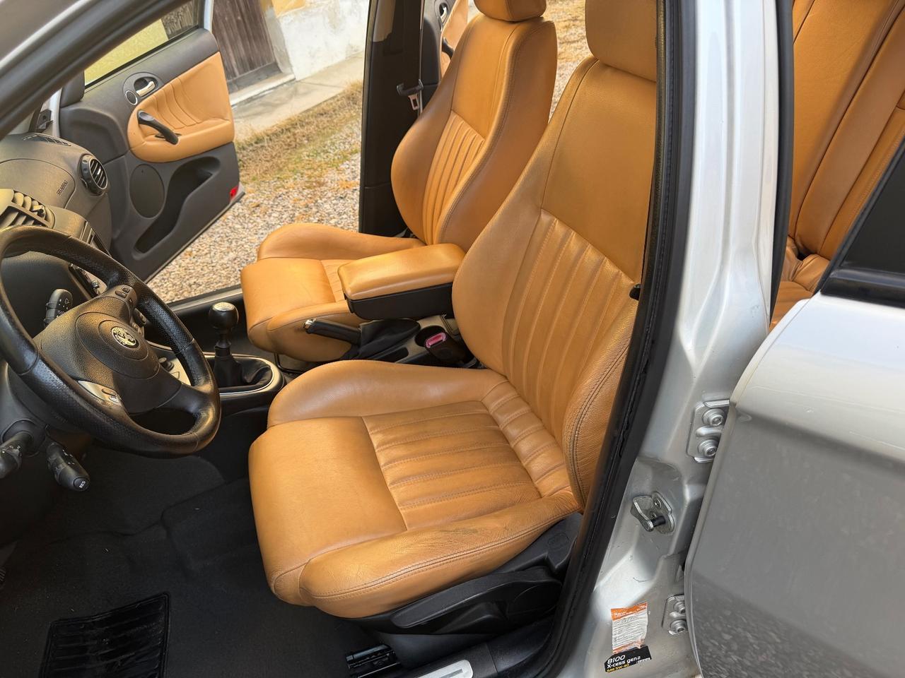 Alfa Romeo 147 1.9 JTD M-JET 16V 5 porte Black Line