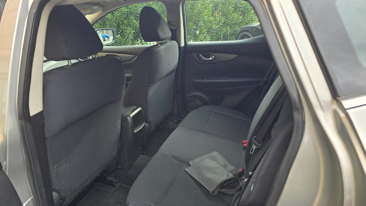 Nissan Qashqai 1.5 dCi DPF Tekna