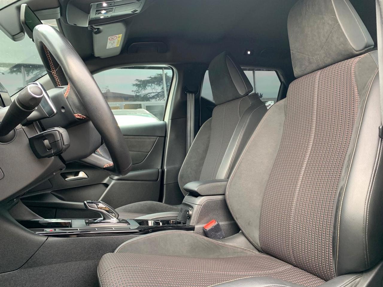 DS3 3 Crossback 130 aut. Performance Line *PROMO*