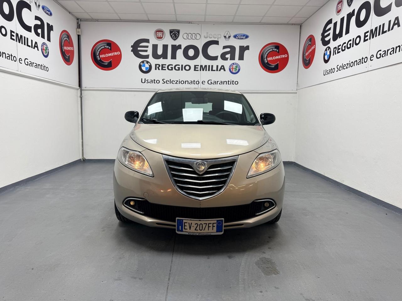 Lancia Ypsilon 1.2 69 CV 5 porte Silver 05/2014 Neopatentati