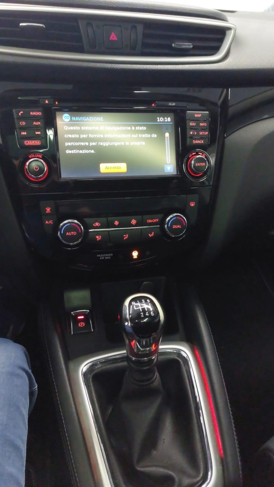 Nissan Qashqai 1.5 dCi tetto in vetro full