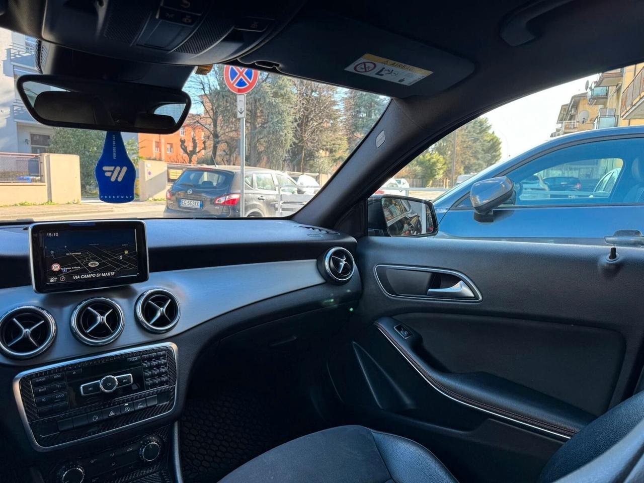 MERCEDES GLA 200 d AUTOMATIC PREMIUM