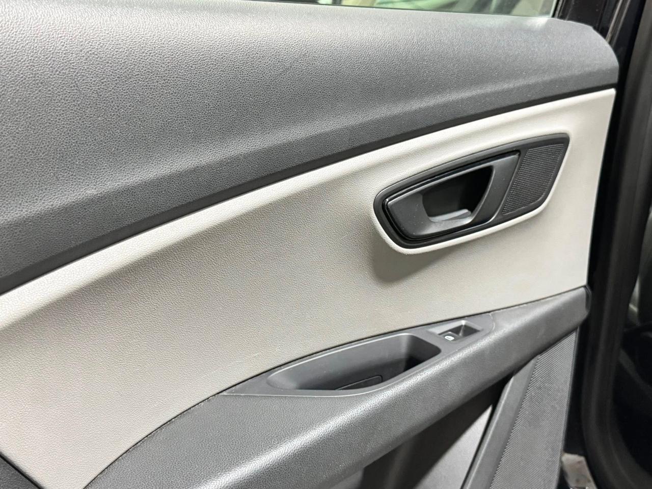 Seat Leon 1.6 TDI 105 CV 5p. Style