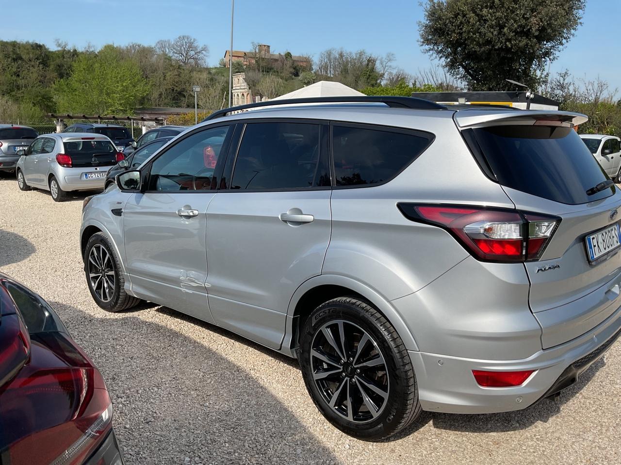 Ford Kuga 1.5 TDCI 120 CV S&S 2WD Powershift ST-Line