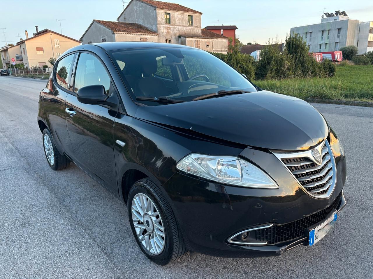 Lancia Ypsilon Metano Ecochic Gold x NEOPATENTATI GRANDINATA
